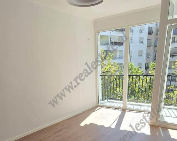 Apartament 1+1 ne shitje ne rrugen Muzaket prane Shkolles Qazim Turdiu ne Tirane.
Pozicionohet ne k